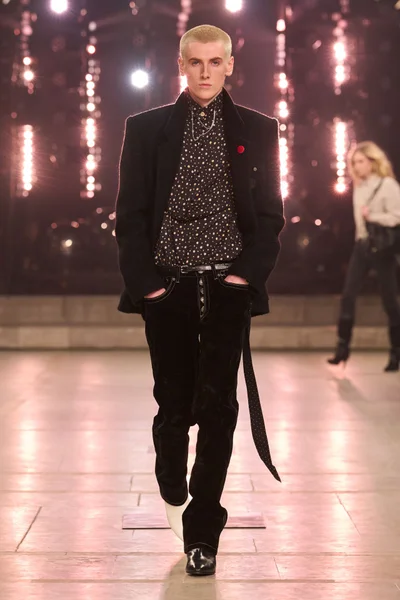 Look 24